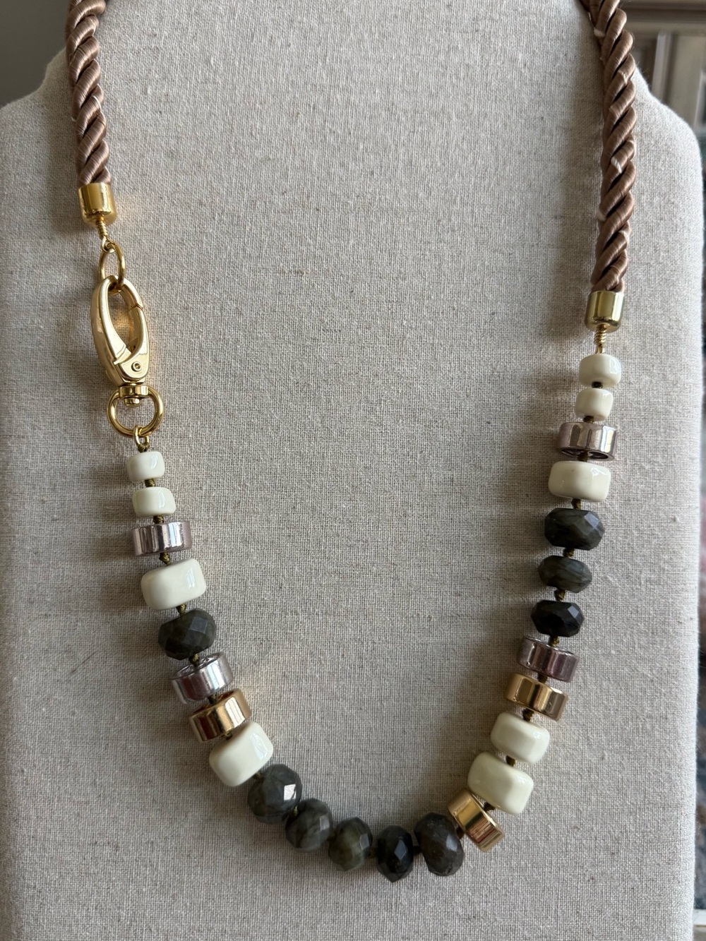 Stella & Dot | Gold-Tone Brown & Cream Beaded Women’s Necklace